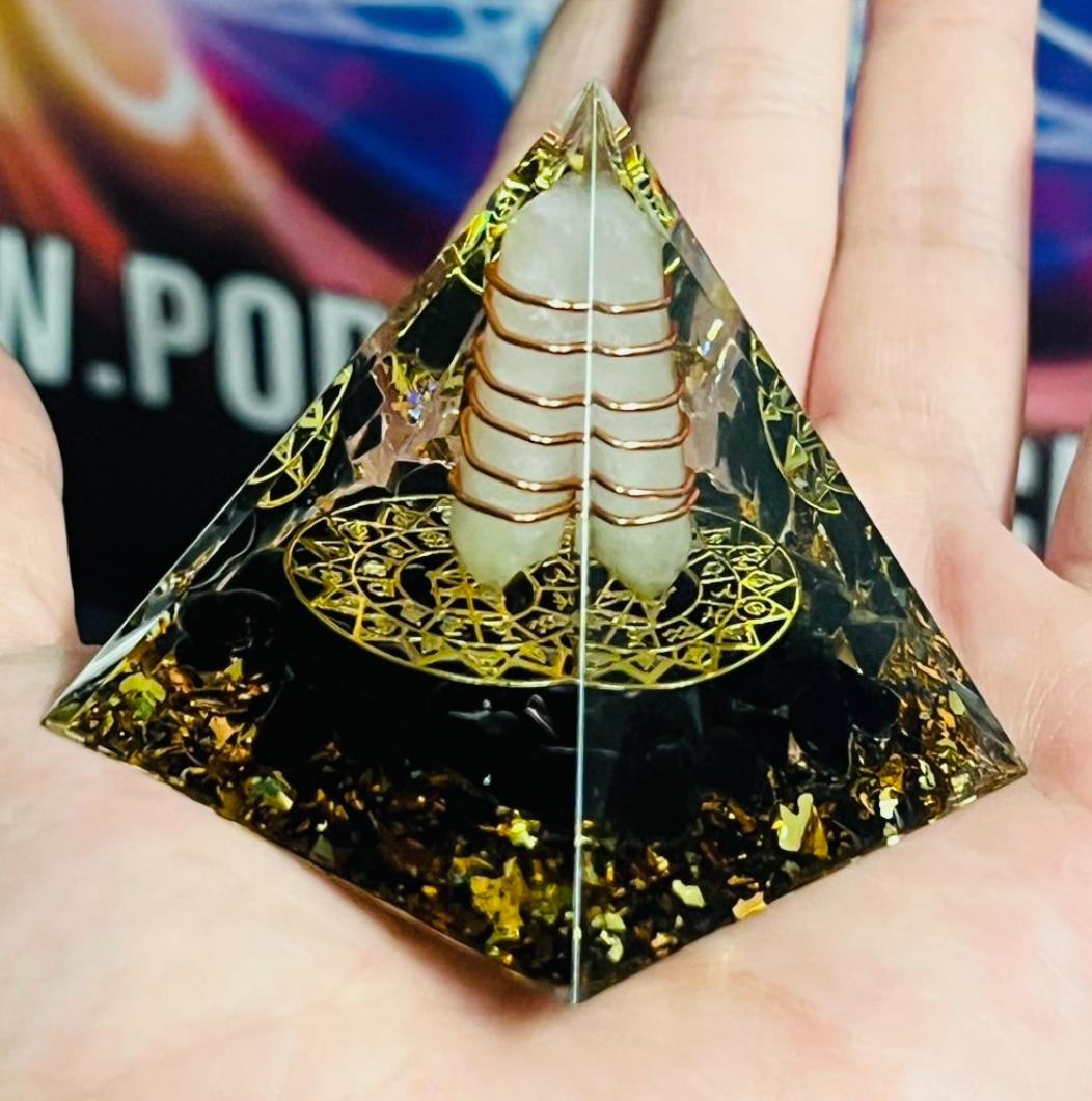 ORGONITE PIRAMIDE ONIX