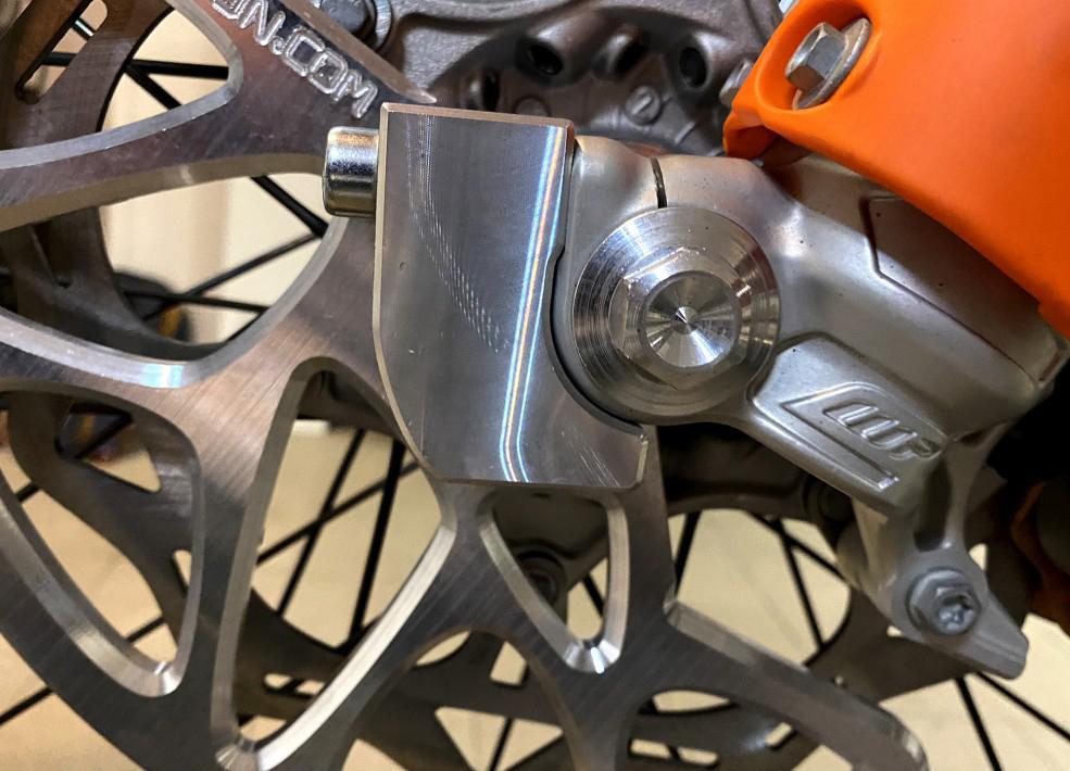 Protetor para disco de travão dianteiro