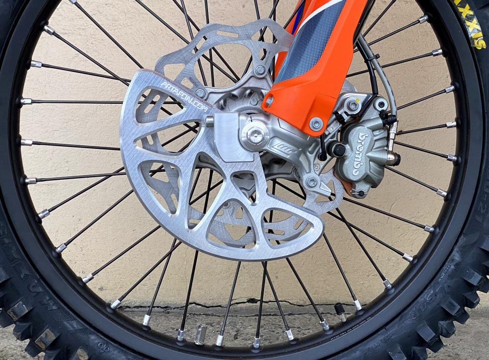 Protetor para disco de travão dianteiro