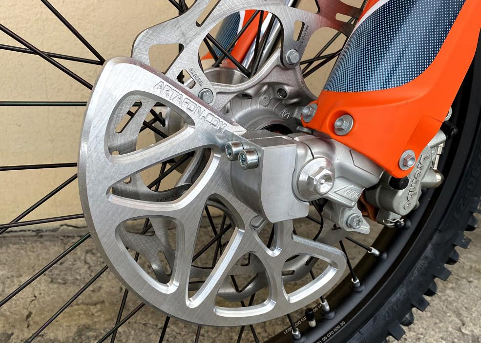 Protetor para disco de travão dianteiro