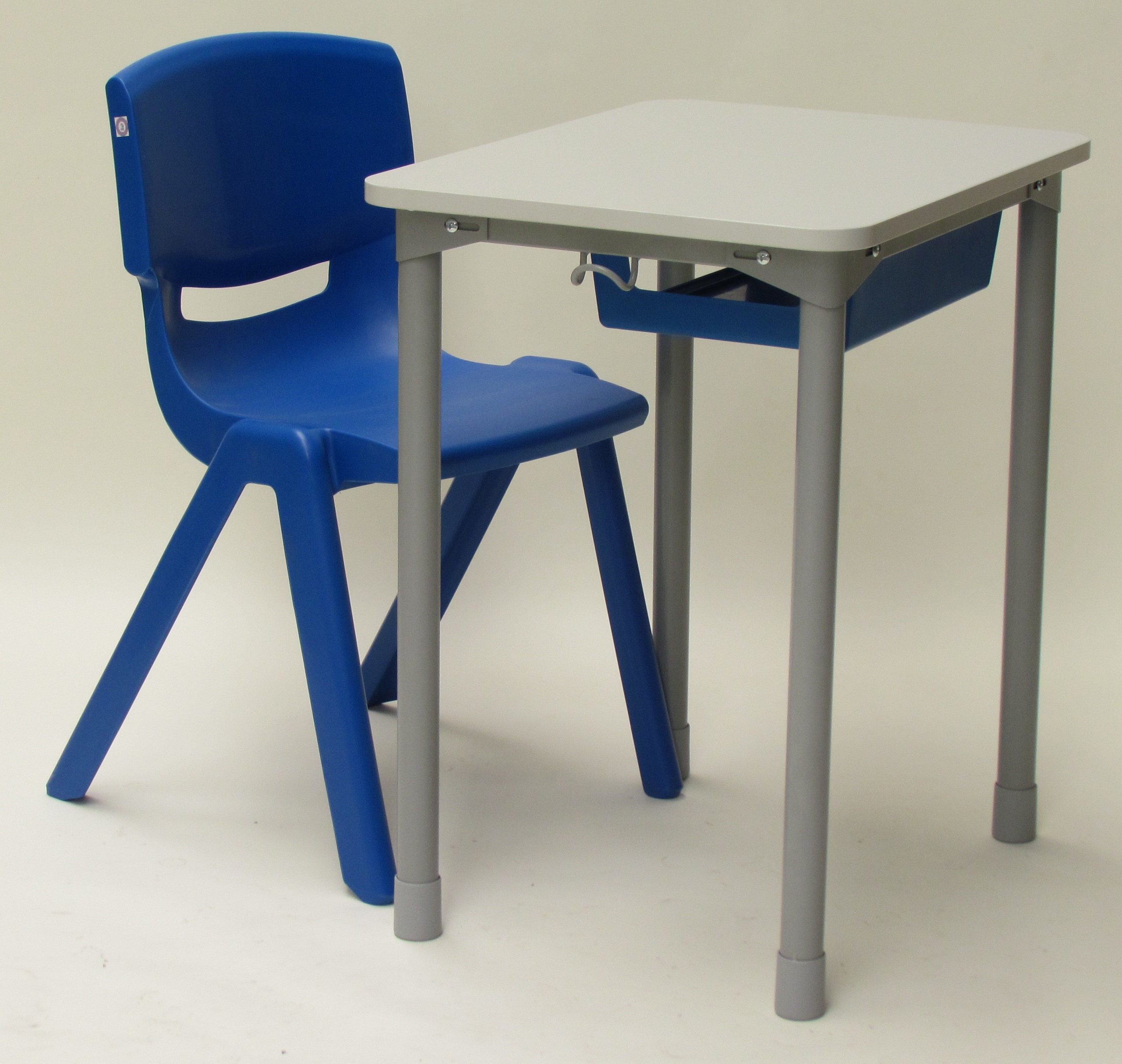 MESA ESCOLAR (65X50)ME.12 T.CINZA R50,8ªS, PERNA E PÉ CINZA