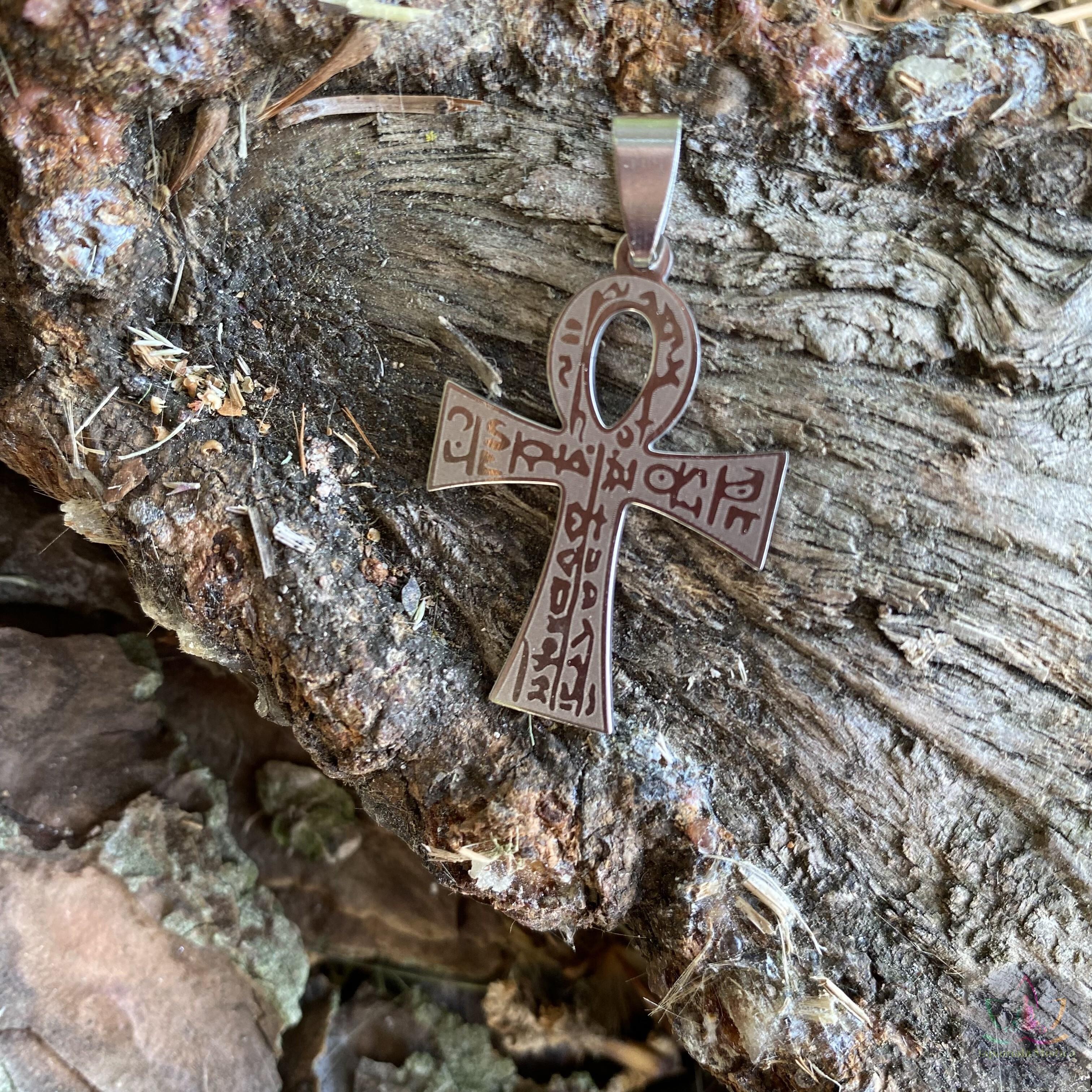 Medalha Cruz Ankh Ao 3,5 cm x 2,5 cm