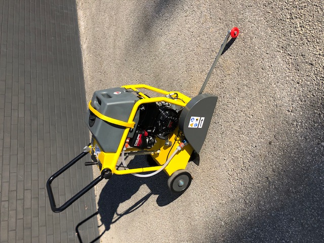 Máquina de asfalto WACKER NEUSON BFS735