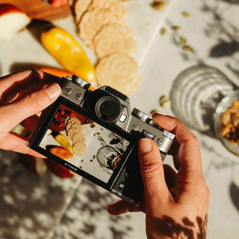 Fujifilm Digital X-T30 III Prata + 13-33 mm