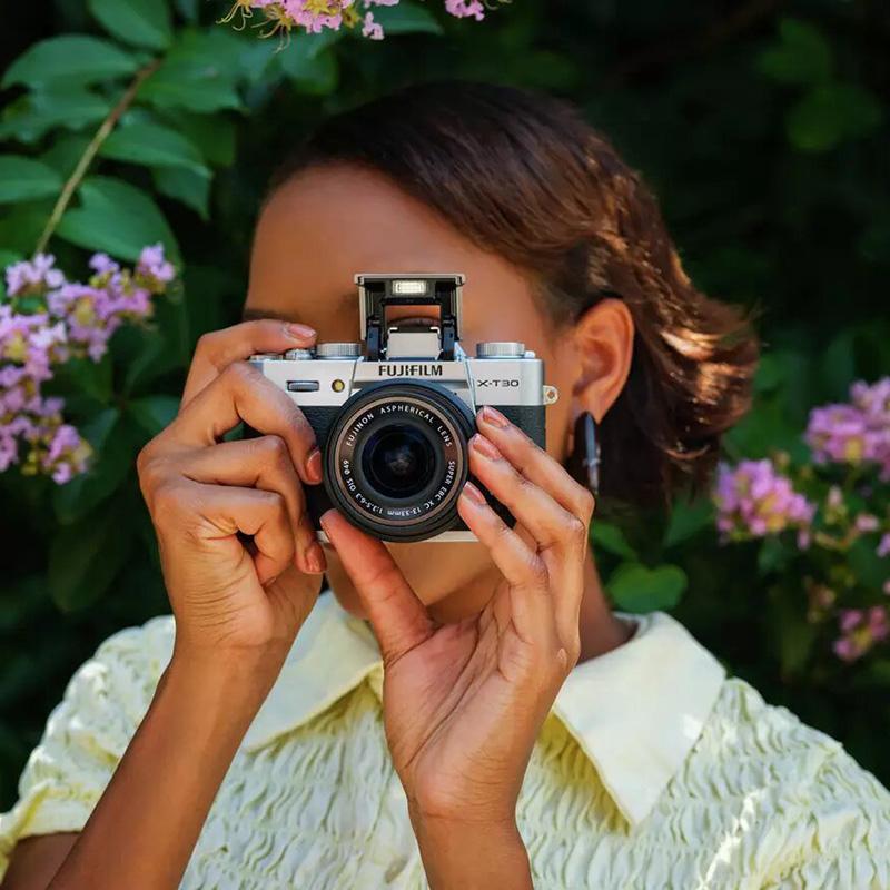 Fujifilm Digital X-T30 III Prata + 13-33 mm