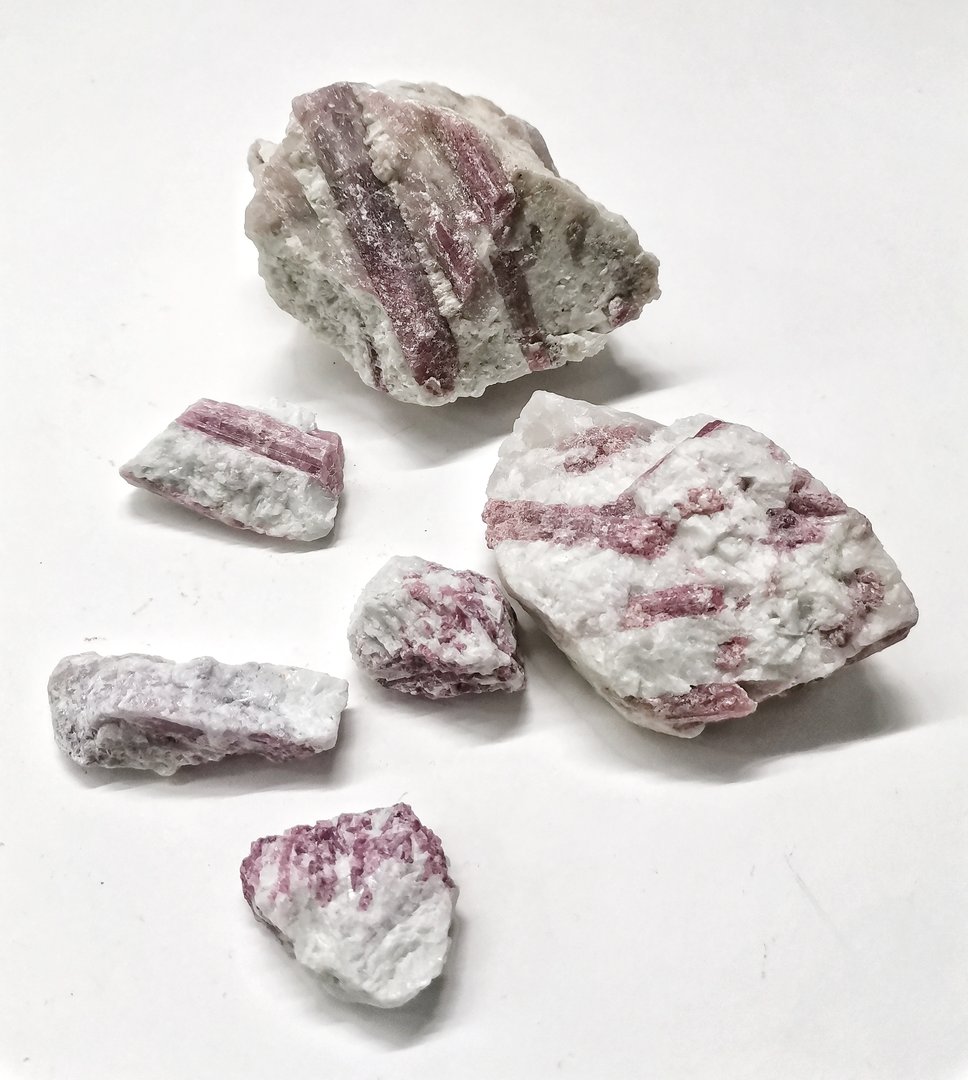 Turmalina Rosa Bruta (média)