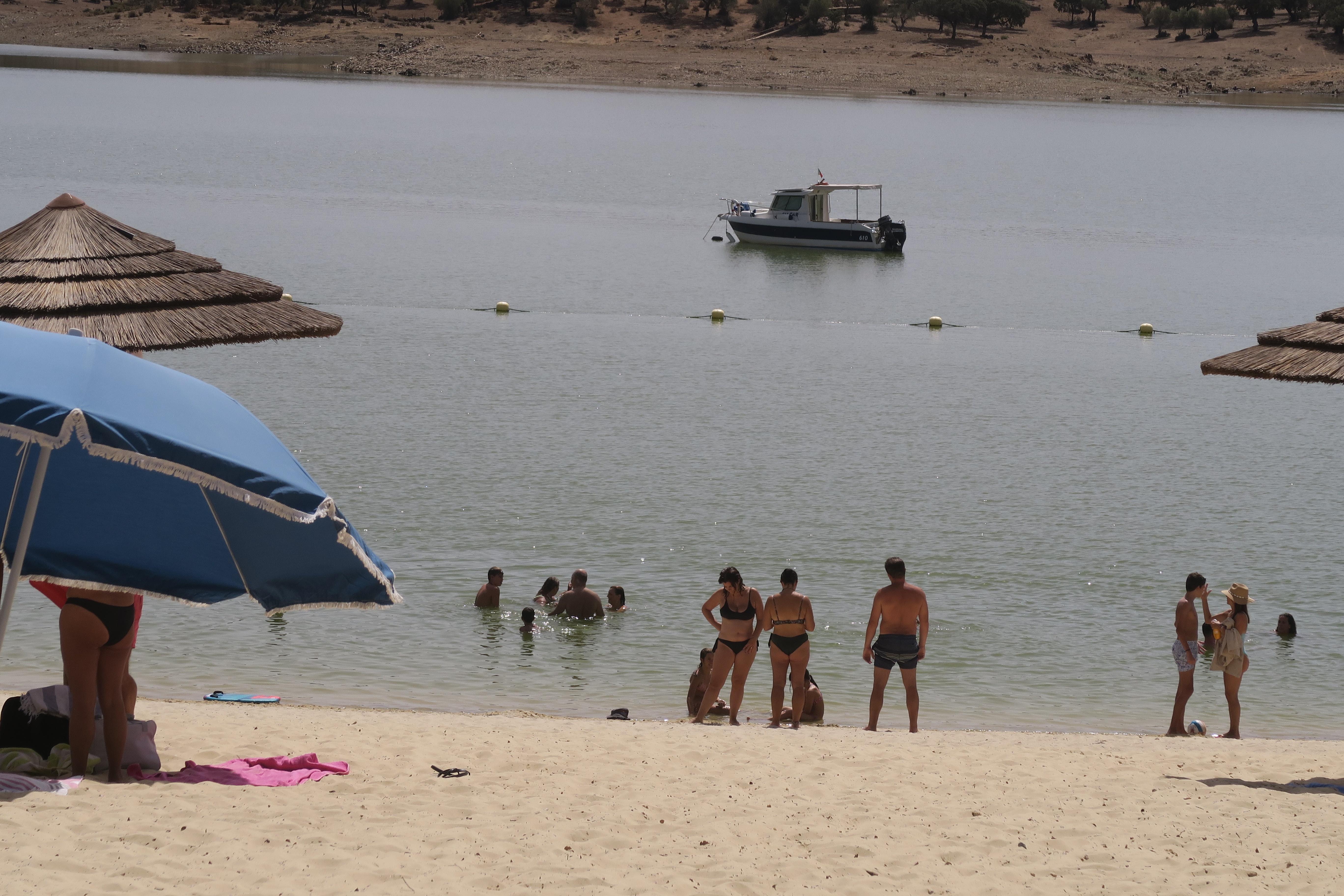 traje deportivo em segunda mão durante 12 EUR em Santa Marta de